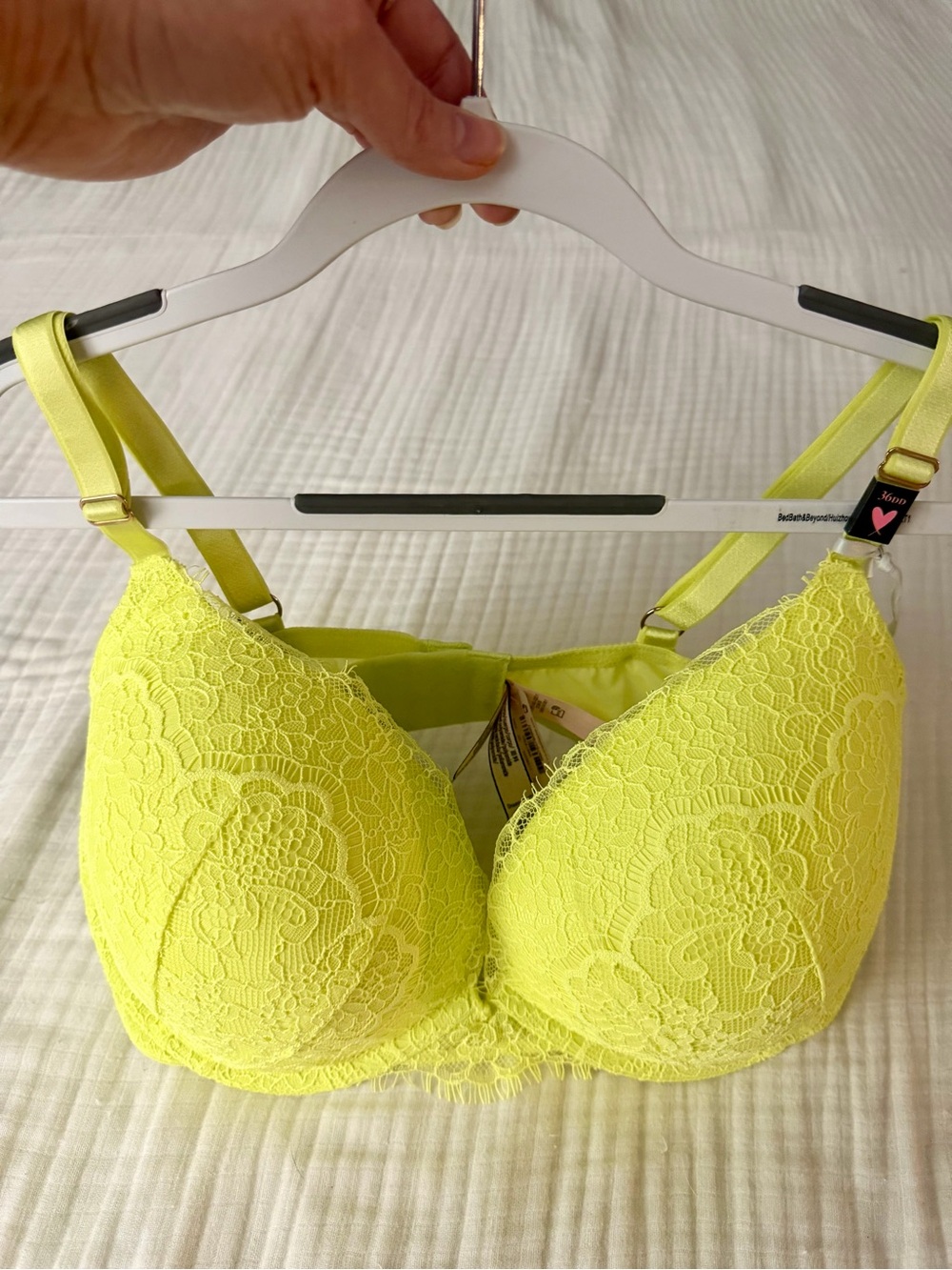 Victoria’s Secret Dream Angels Push Up Lace Bra Neon Yellow Chartreuse NWT 36DD